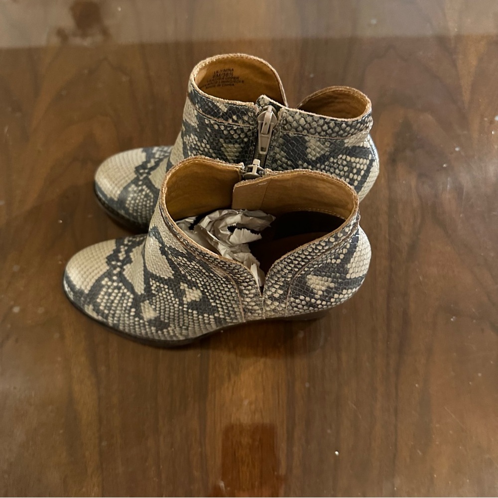 Leather Lucky🍀 brand Snakeprint Booties -S-6M - Picture 7 of 9